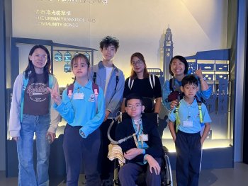 參觀「香港多面體」展覽