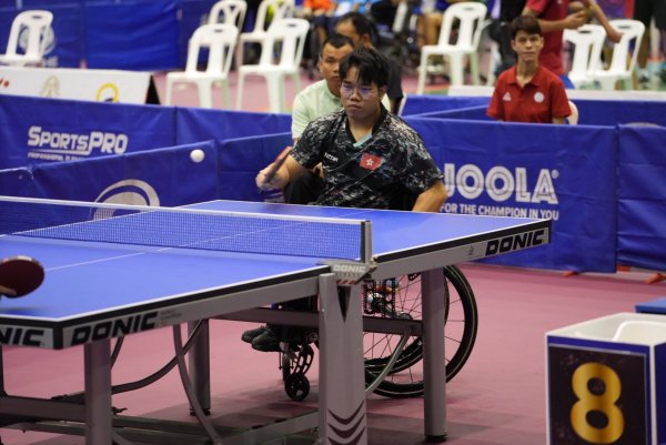 恭喜鄭中同學代表中國香港在首屆世界展能青年運動會（World Abilitysport Youth Games）取得乒乓球男子單打級別5 的金牌。
