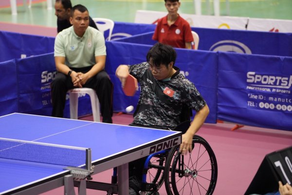 恭喜鄭中同學代表中國香港在首屆世界展能青年運動會（World Abilitysport Youth Games）取得乒乓球男子單打級別5 的金牌。