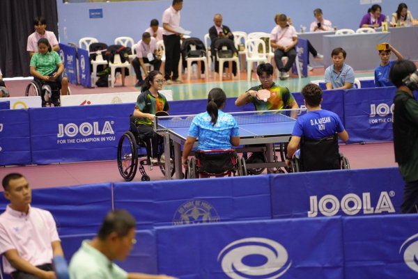 恭喜鄭中同學代表中國香港在首屆世界展能青年運動會（World Abilitysport Youth Games）取得乒乓球男子單打級別5 的金牌。