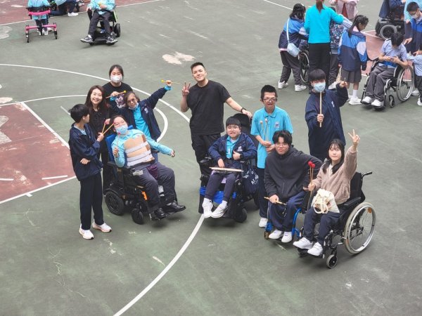 恭賀同學在第七十七屆香港學校音樂節取得銀獎