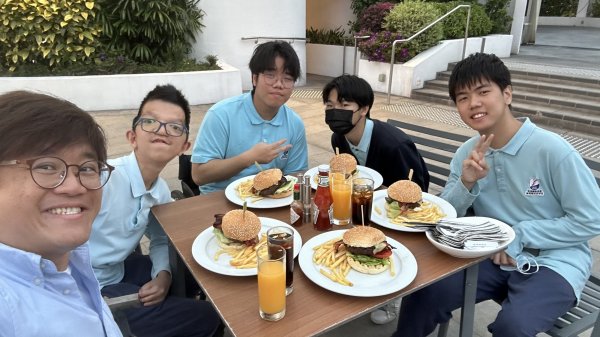 普普樂團於扶輪社慈善晚宴演唱