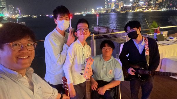 普普樂團於扶輪社慈善晚宴演唱