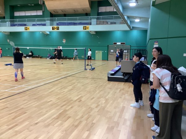 B班參觀活動 參觀禾源路體育館