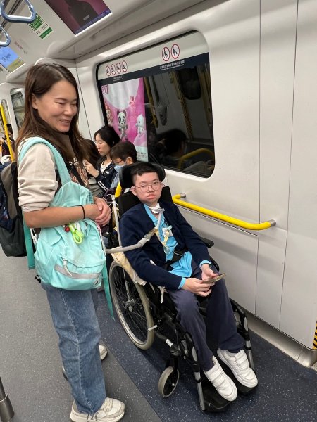 參觀「香港多面體」展覽