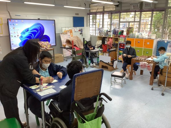 救世軍到校午間活動