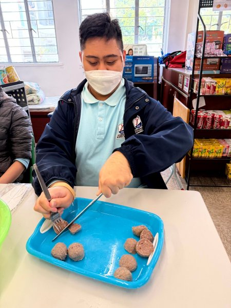 EOS外出街巿購物及煮通粉