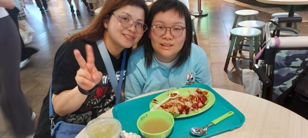D1.04_到當地熟食中心品嚐新加坡美食